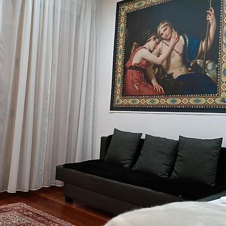 Orient Apartment Madrid Exterior photo